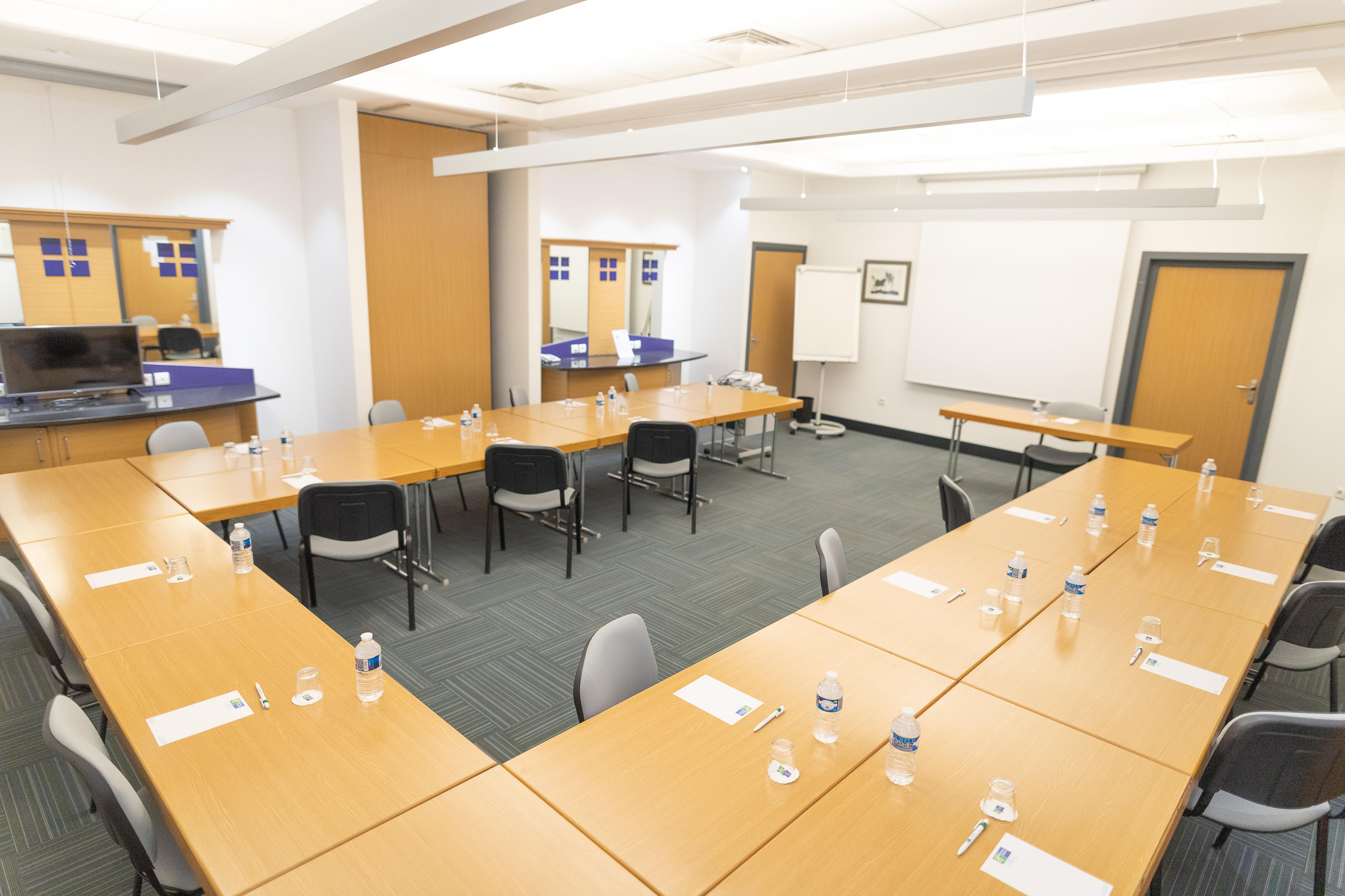 Holiday Inn Express Arras By Ihg Dış mekan fotoğraf