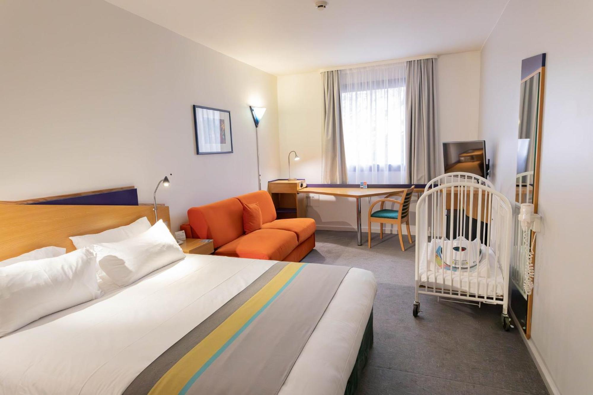 Holiday Inn Express Arras By Ihg Dış mekan fotoğraf
